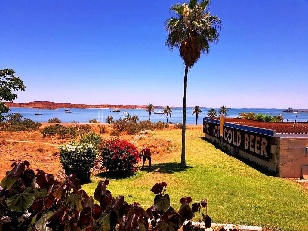 Dampier Mermaid Hotel Karratha Buitenkant foto