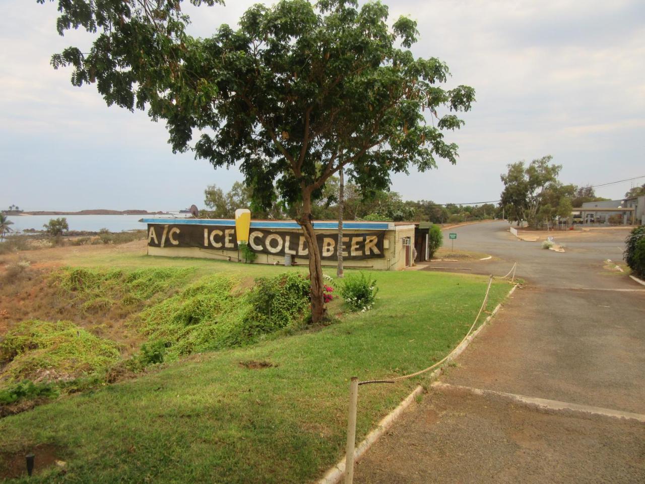 Dampier Mermaid Hotel Karratha Buitenkant foto