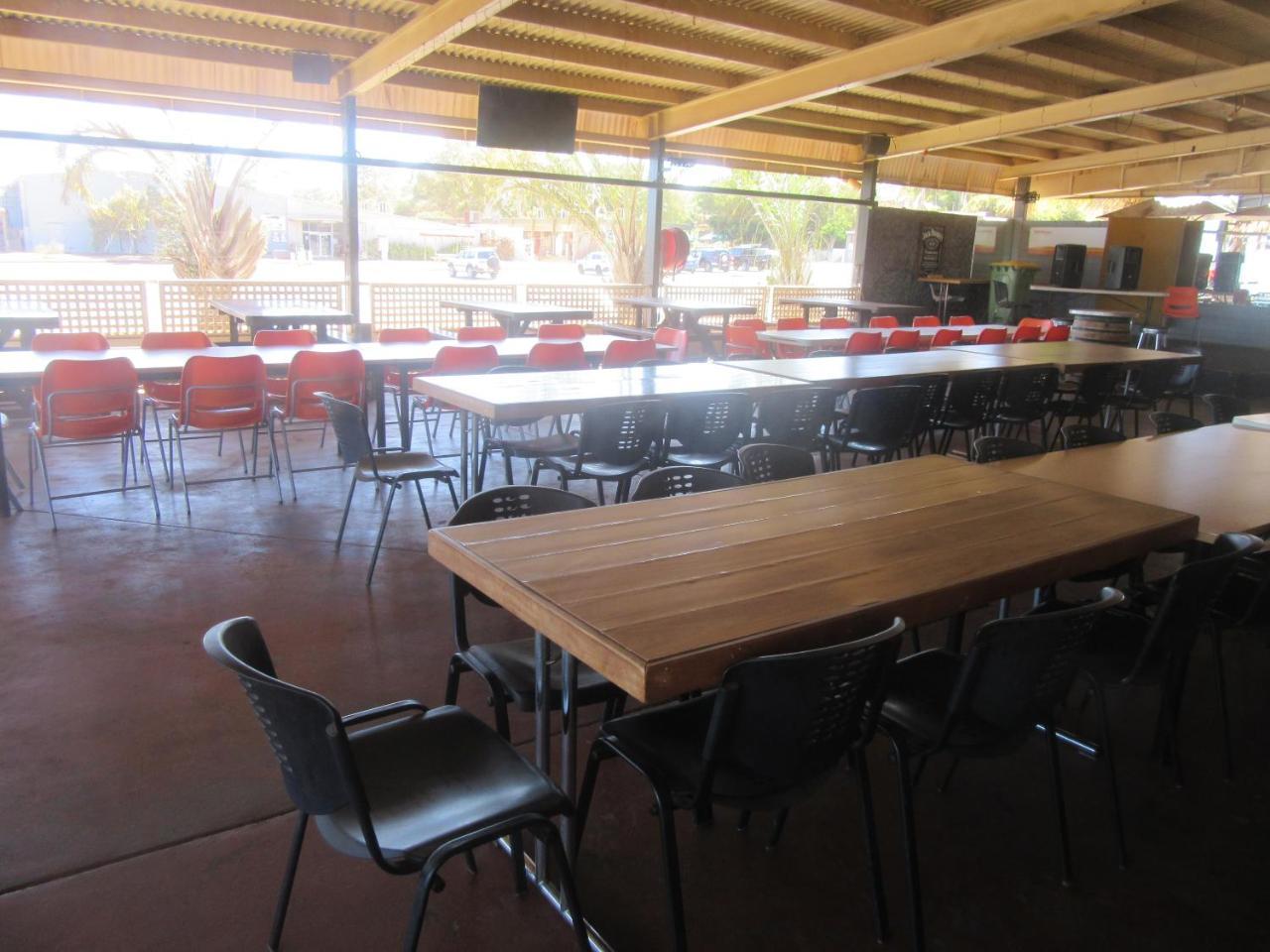 Dampier Mermaid Hotel Karratha Buitenkant foto